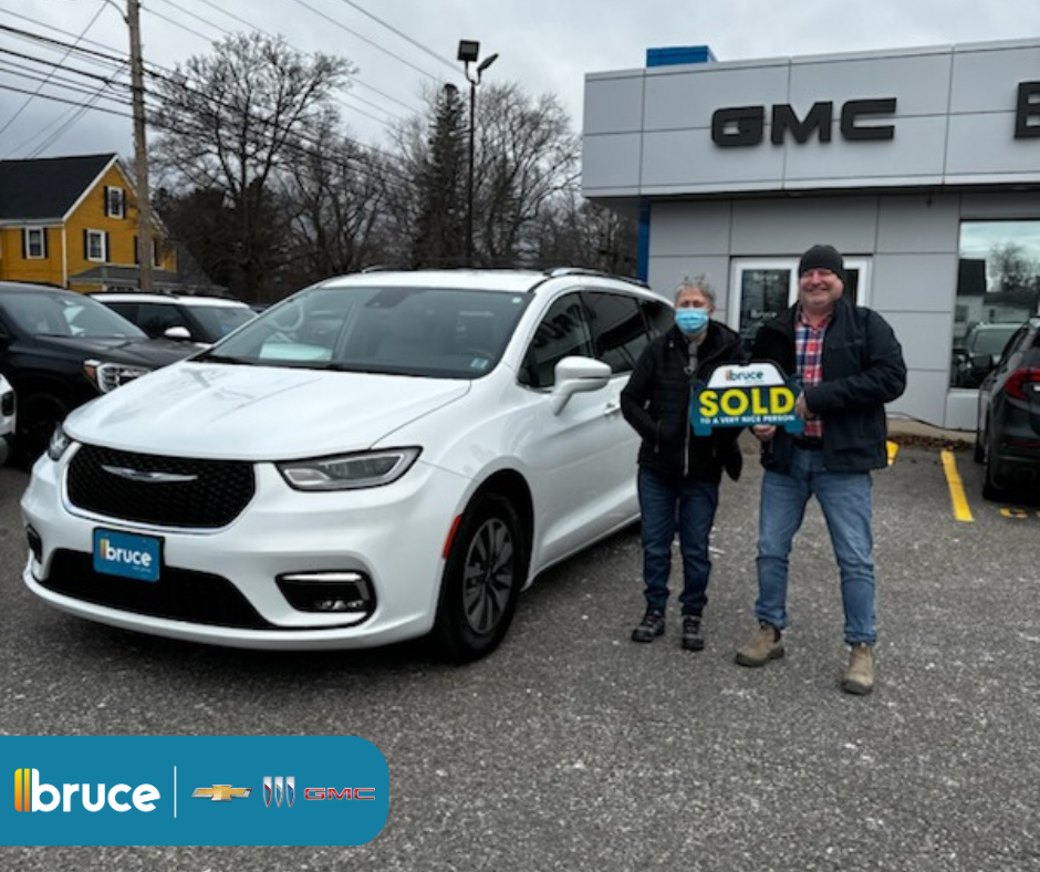 Beatrice Deveau / 2021 Chrysler Pacifica Bruce Chevrolet Buick GMC