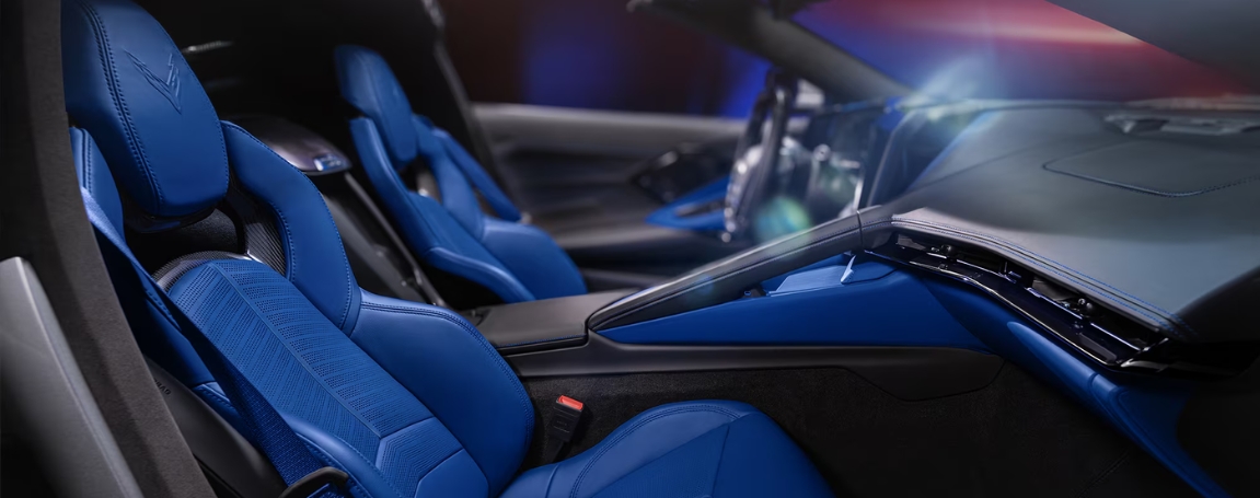 A Cabin That Feels Big for a Two-Seater