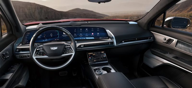 2027 Cadillac VISTIQ exterior