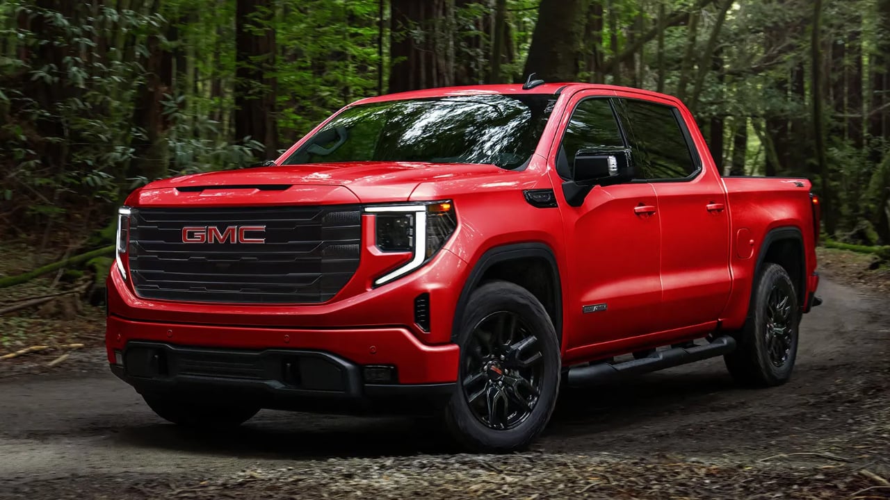 vue latérale avant d'un GMC Sierra 1500 2026
