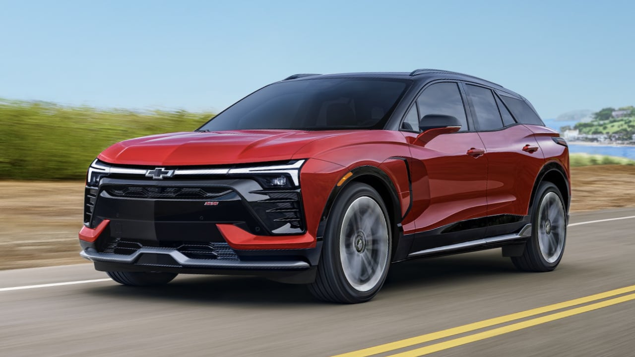 Chevrolet Blazer 2026 rouge offrant une capacité de remorquage de 4 500 lb.