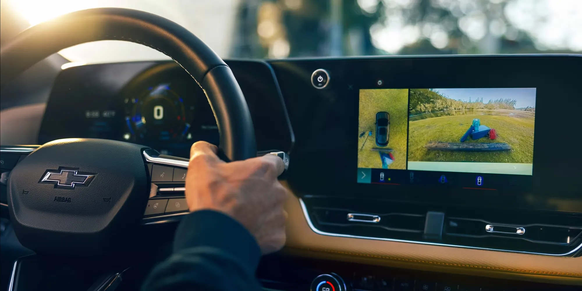 Poste de conduite et écran de caméras du Chevrolet Equinox 2027.
