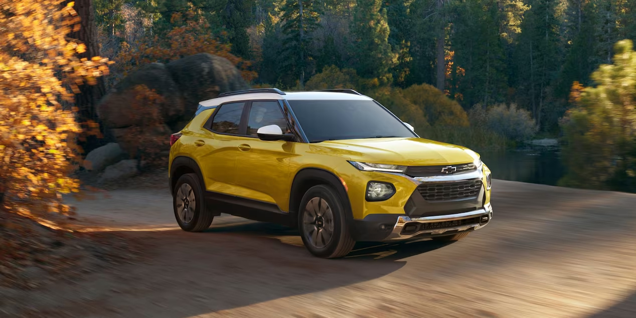 2023 Chevrolet Trailblazer Sporty Small SUV Exterior Three-Quarters View Parked 2023 Chevrolet Trailblazer Sporty Small SUV Exterior Three-Quarters View Parked - Barnes Wheaton GM South Surrey