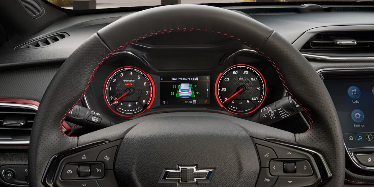 2023 Chevrolet Trailblazer Sporty Small SUV Interior Close-Up of Driver Information Center 2023 Chevrolet Trailblazer Sporty Small SUV Interior Close-Up of Driver Information Center - Barnes Wheaton GM South Surrey