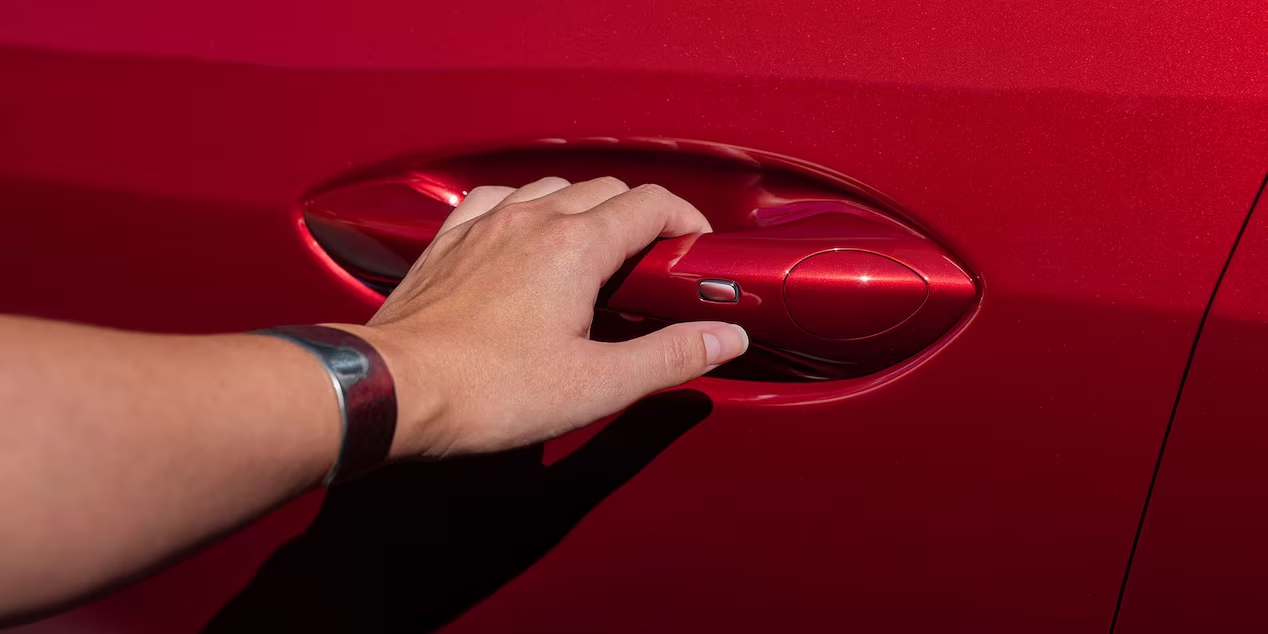 Door Handle of the 2024 Chevrolet Trax Door Handle of the 2024 Chevrolet Trax - Barnes Wheaton GM South Surrey
