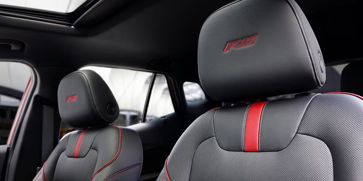 Front Seats of the 2024 Chevrolet Trax 2RS Front Seats of the 2024 Chevrolet Trax 2RS - Barnes Wheaton GM South Surrey