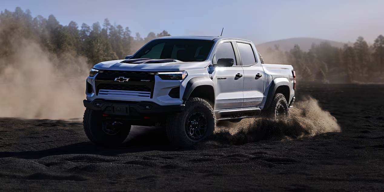 2023 Chevrolet Colorado ZR2 Bison Driving Through Sand slider_widget-75-2